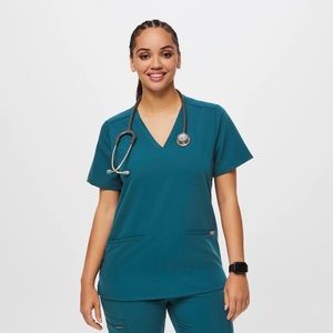 Figs Casma Three-Pocket Scrub Top/Caribbean Blue